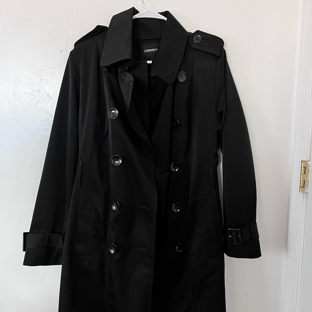 london fog trench coat, like new, it’s just too big for me